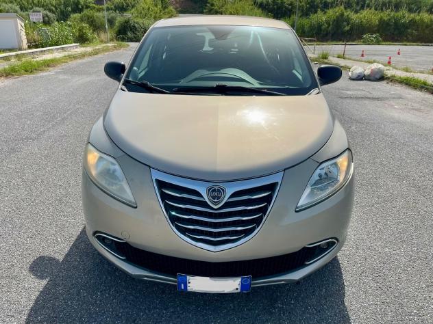Lancia Ypsilon 1.3 MJT 16V 95 CV 5 porte - Foto 2