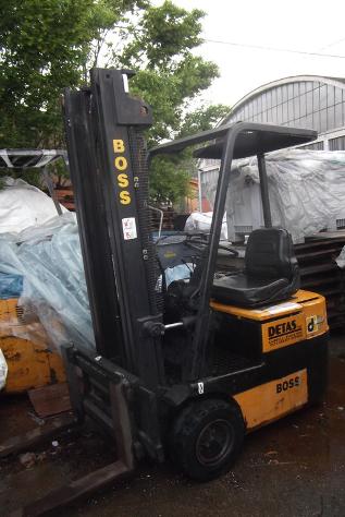 carrelli elevatori e macchinari Euro 1.700