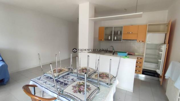 Fossombrone proponiamo in vendita in una zona residenziale e tranquilla, appartamento al piano terra di circa 80 mq scoperto esclusivo.
l'appartamento - Foto 7