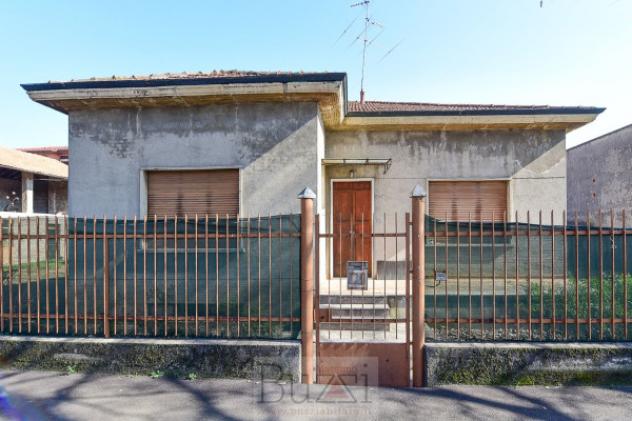 Villa di 160 m² con 3 locali e box auto in vendita a Seregno