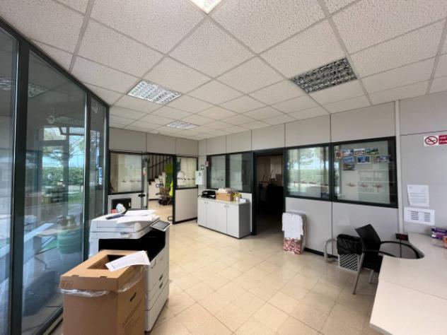 Immobile di 2600 m² con 5 locali in affitto a Bedizzole - Foto 2