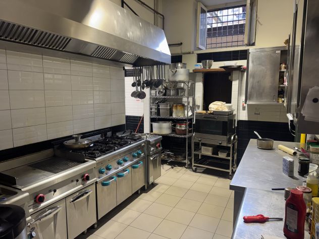 VENDESI BAR RISTORANTE PIZZERIA IN SAN SALVARIO SU 2 LIVELLI PER CENE MUSICALE - Foto 7