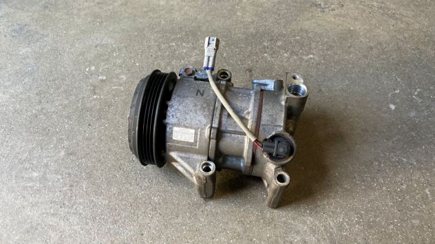 Compressore climatizzatore Toyota Yaris 1.3 benzina del 2013 (447260-4201) - Foto 5
