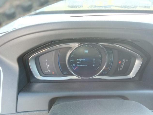 VOLVO XC60 D5 AWD Geartronic R-design Kinetic rif. 23829455 - Foto 3