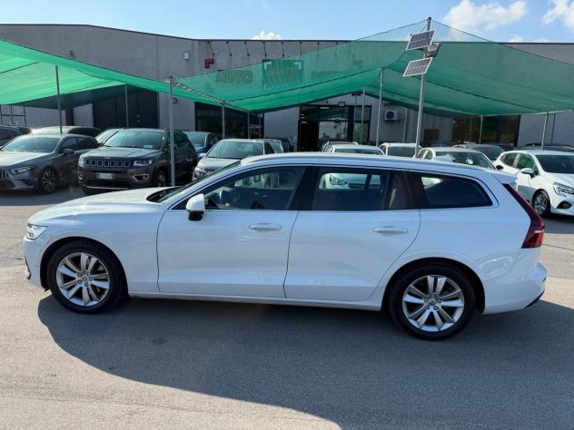 Volvo V60 B4 2.0 197 CV Geartronic Momentum Business Pro - Foto 2