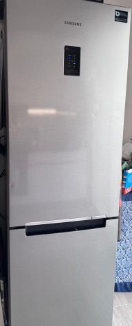 Cucina- elettrodomestici-frigo-tavolo e sedie - Foto 2