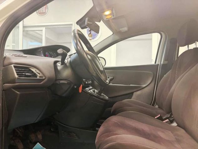 Lancia Ypsilon 1.2 69 CV S&S Gold - Foto 6