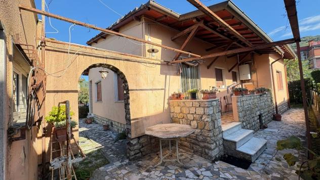 VILLINO di 7 vani e di 107 mq (PIETRASANTA) rif. 304 - Foto 3