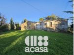 BORGO AGRICOLO CON 27 ETTARI DI TERRENO