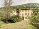 Villa di 600 m² con più di 5 locali e box auto in vendita a Valdobbiadene