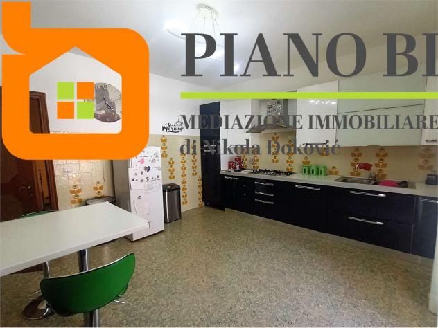 V000462 - APPARTAMENTO CON 3 CAMERE, BOX E SOLAIO - Foto 9