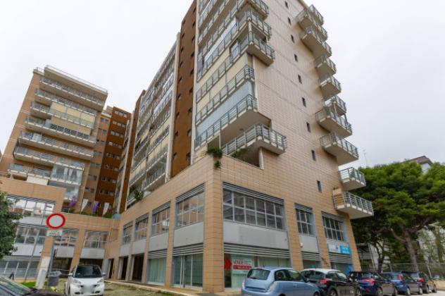 Immobile di 373 m² in vendita a Bari