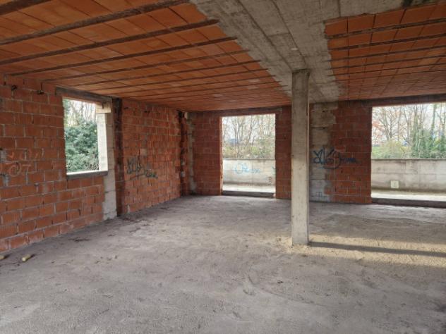 Villa di 320 m² con 5 locali e box auto in vendita a Buguggiate - Foto 5