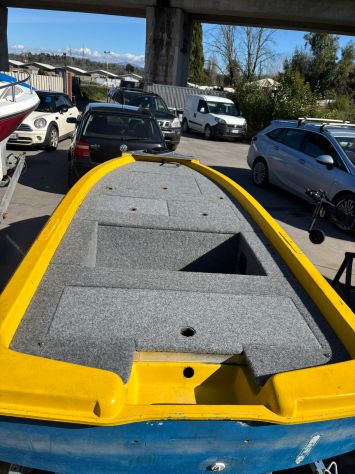 Barca in vetroresina 3,30m*1,30m completamente pianalata con motore di prua - Foto 2