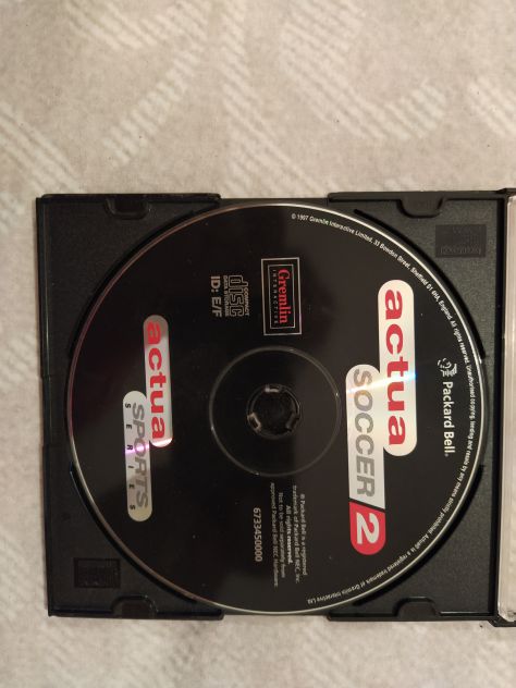 R64-  CD - ACTUA SOCER 2