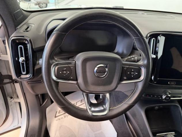 VOLVO XC40 T5 Recharge Plug-in Hybrid R-design rif. 23388687 - Foto 10