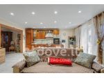 Villa di 300 m² con 4 locali e box auto in vendita a Giarre