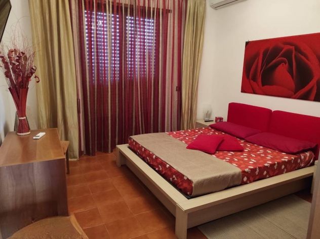 ARDEA TRILOCALE ARREDATO CON TERRAZZO PRIVATO - Foto 8