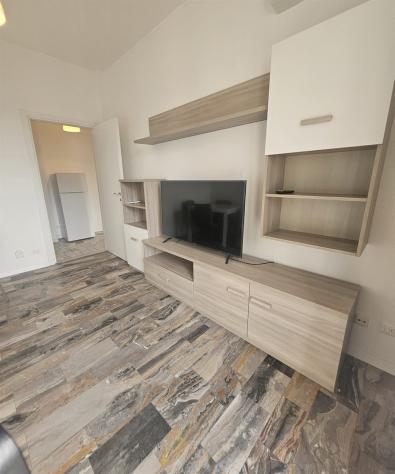Elegante Bilocale Ristrutturato con Balcone in Via delle Primule 3, Milano - Foto 9