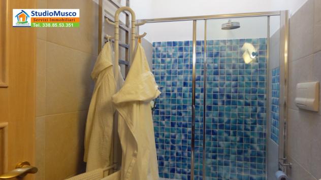 Studio Musco vende a Capri, via Dalmazio Birago, interessante appartamento, al secondo ed ultimo piano. L' appartamento è di circa 100mq coperti e ci - Foto 9