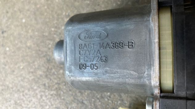 Motorino alzacristallo anteriore SX Ford Fiesta del 2011 (8A61-14A389-B) - Foto 3