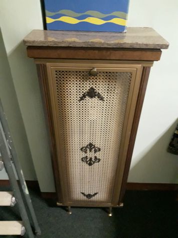 Copritermosifone in legno e ferro battuto