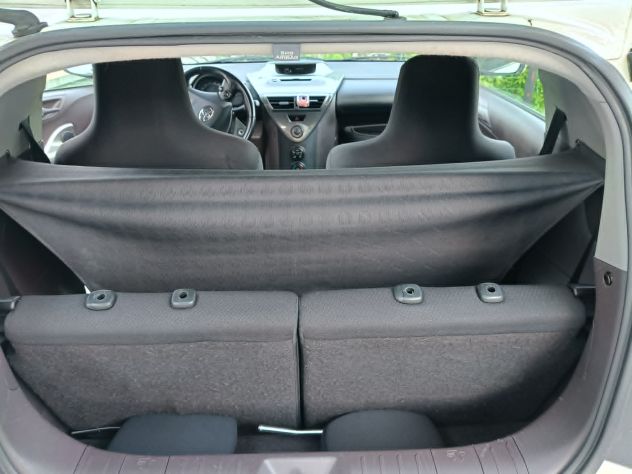Vendo Toyota IQ 1.0 Multidrive - Foto 7