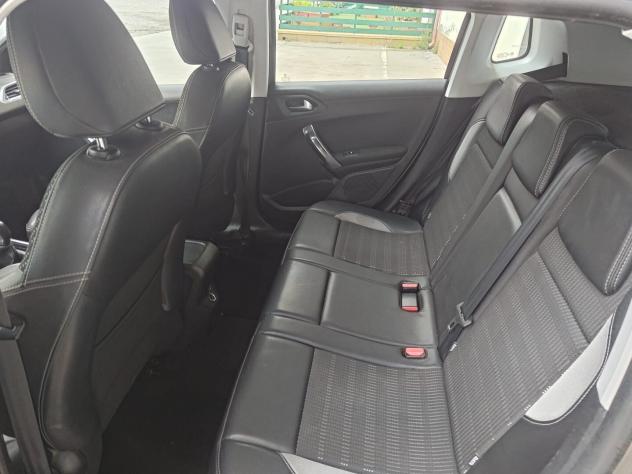 PEUGEOT 2008 1.6 E-HDI ALLURE 92 CV - Foto 4