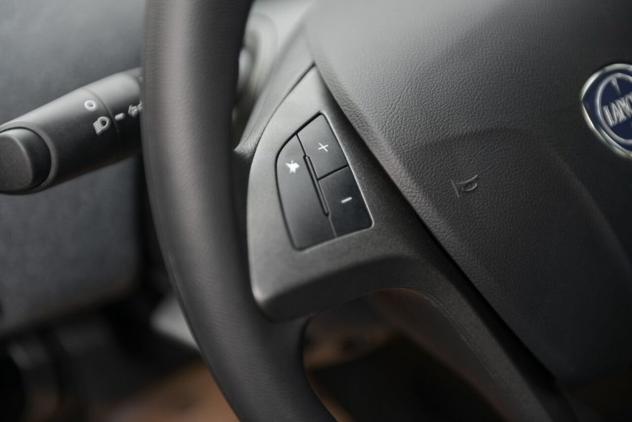 Lancia Ypsilon 1.0 FireFly 5 porte S&S Hybrid Silver - Foto 10