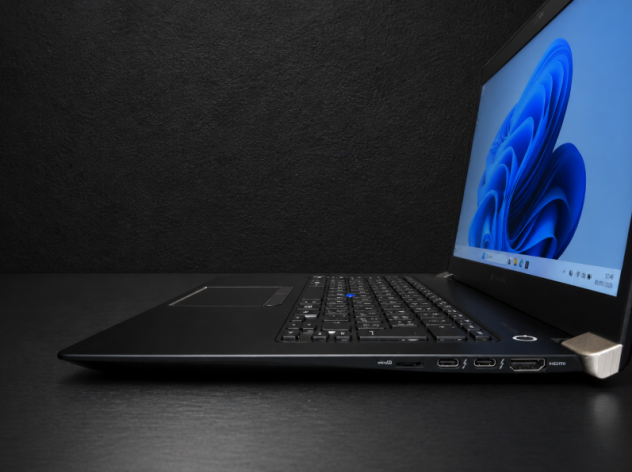 Laptop DynaBook 14" Touch | i7-10610u | Ram 16GB | NVMe 256GB - Foto 4