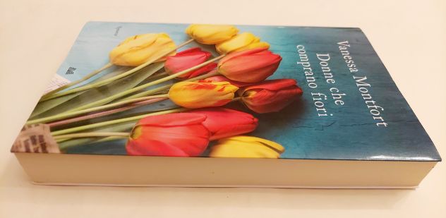 Donne che comprano fiori di Vanessa Montfort Ed.Mondolibri licenza Feltrinelli - Foto 3