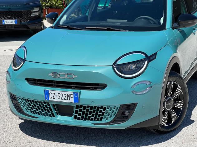 FIAT 600 1.2 Hybrid 145cv - Foto 2