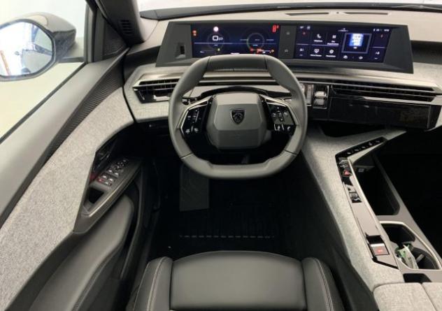 PEUGEOT 3008 Hybrid 145 e-DCS6 Allure rif. 23506919 - Foto 6
