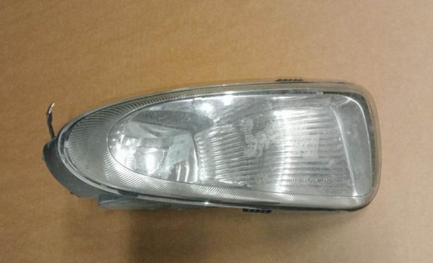 PROIETTORE FENDINEBBIA D. CHRYSLER VOYAGER / G.VOYAGER (RG) 999-U29965 Parti elettriche  Fanaleria  Fendinebbia  Fendinebbia dx. CHRYSLER - VOYAGER /