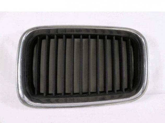 1112514 GRIGLIA MASCHERINA PARAURTI ANTERIORE LATO SINISTRO CON CORNICE CROMATA BMW SERIE 3 E36 1.8 B RICAMBIO NUOVO