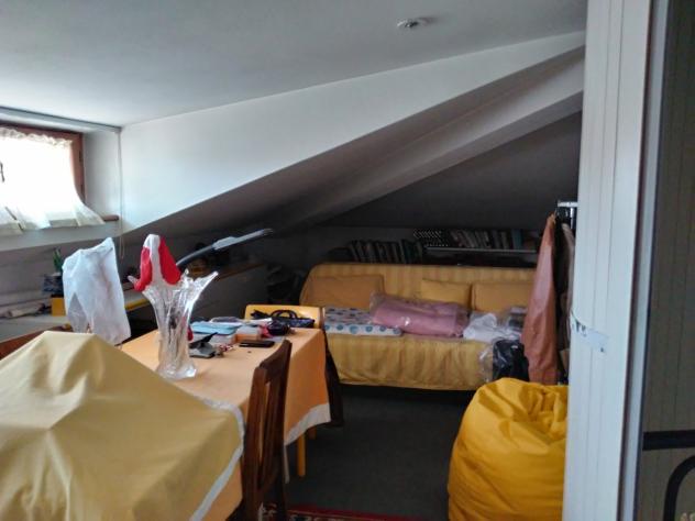 Villa bifamigliare su piu' piani con possibilita' di divisione in due unita' distinte con ingressi separati .La casa è cosi composta da : pt ingresso - Foto 11