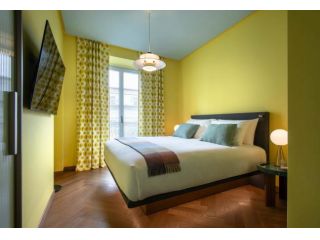 Via Manzoni 25 - Design Suite 42