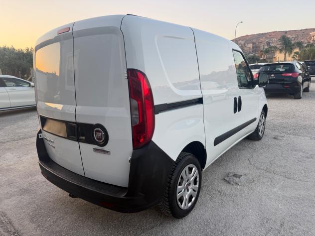 Fiat Doblo Dobl1.3 MJT 80cv Cargo Lamierato 2017 - Foto 6