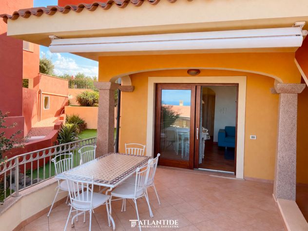 Trilocale con terrazza vista mare e cortile privato a Castelsardo, località Terr