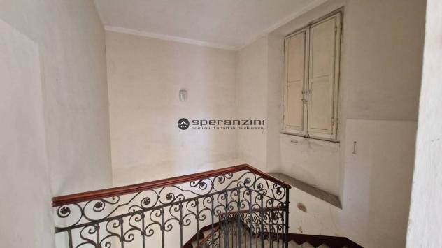 Prestigiosa villa storica in zona ospedale ? fano
questa splendida villa d'epoca, situata a fano in una posizione privilegiata tra via cesare rossi e - Foto 10