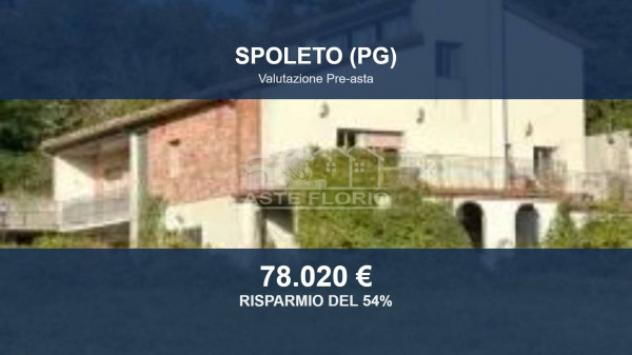 Immobile in asta di 247 m² con più di 5 locali e box auto doppio in vendita a Spoleto