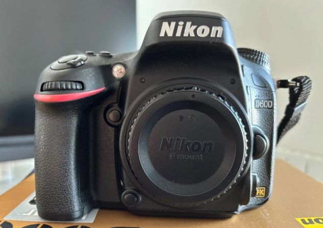 Nikon D600 FX con obiettivo 50mm 1.8. Come nuova! - Foto 5