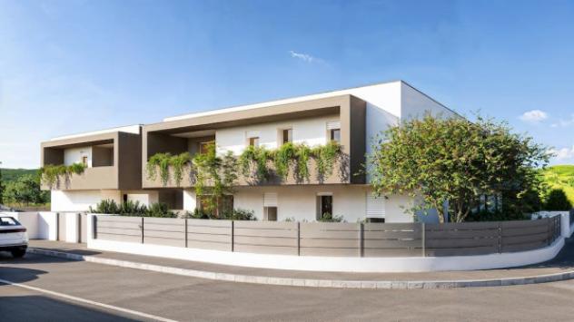 Appartamento di 146 m² con 4 locali e box auto in vendita a Santa Giustina in Colle