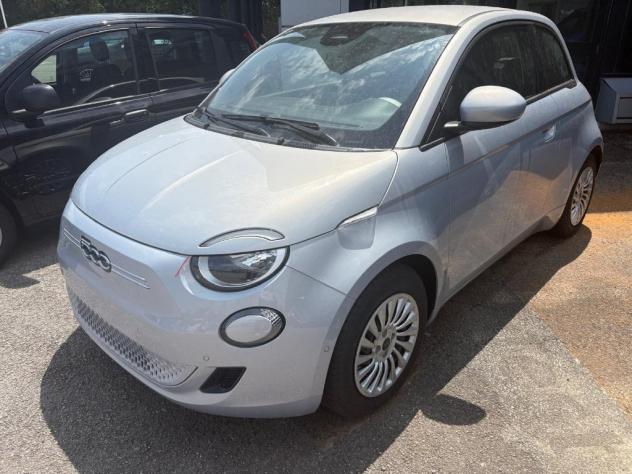 FIAT 500 Elettrica 500e Berlina 500e - 320 Berlina + Pack Tech (Configurazione Non Ordinabil