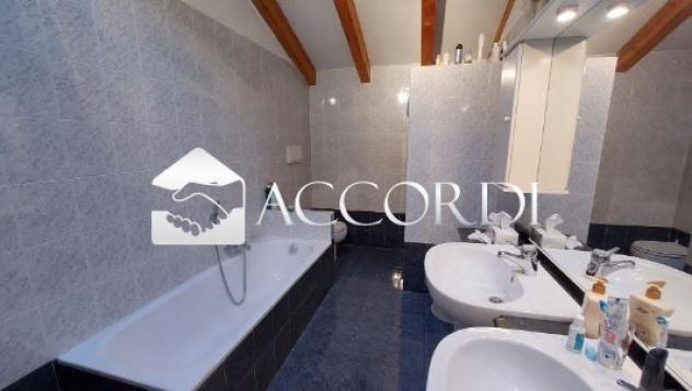 VILLA di 9 vani e di 385 mq (ALA) rif. DT133 - Foto 9