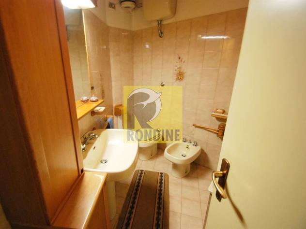 Casa indipendente cielo/terra, abbinata ai lati, attualmente divisa in 2 unità - Foto 9