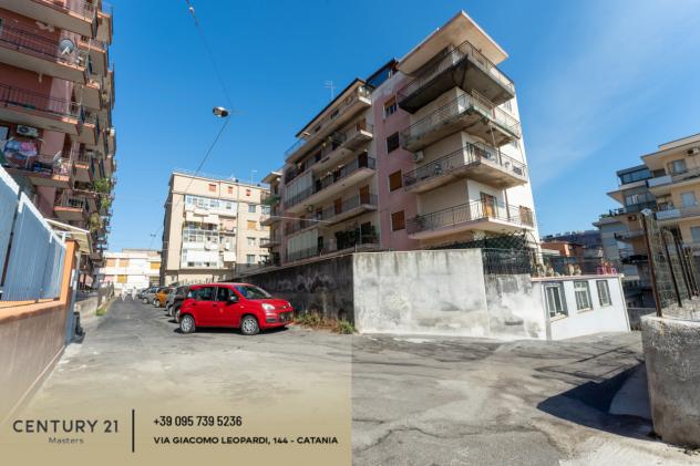 locale commerciale in vendita a Catania in zona Ognina