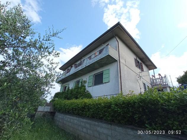 APPARTAMENTO INDIPENDENTE di 5 vani e di 90 mq (MASSAROSA) rif. 136 - Foto 3
