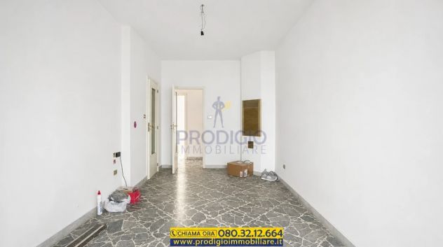 Ampio appartamento con cantinola in vendita in zona Levante a Molfetta - Foto 3