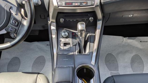 LEXUS NX 300h 2.5FULL HYBRID 4WD CVT 243cv(155cv) rif. 23803111 - Foto 9